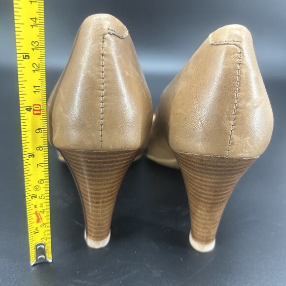 Sofft Womens 8.5M Tan Leather Pump Stacked Heel Pleated Front Office Secretary - Picture 3 of 8